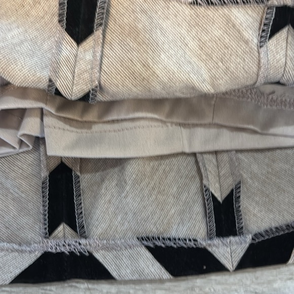 Aryn K Black Velvet and Grey Sheath Chevron Dress with V-neck Sz M - Picture 5 of 8